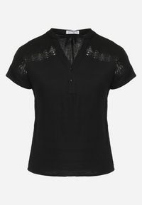 Born2be - Czarna Bawełniana Bluzka z Guzikami i Ozdobną Siateczką Doriale. Okazja: na co dzień. Kolor: czarny. Materiał: bawełna. Styl: klasyczny, casual #7