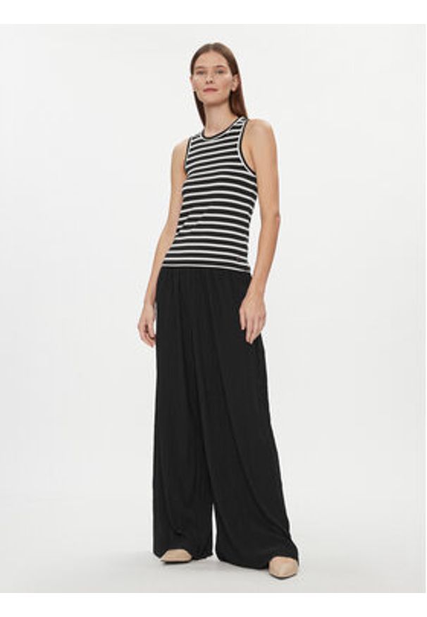 TOMMY HILFIGER - Tommy Hilfiger Top WW0WW40590 Czarny Slim Fit. Kolor: czarny. Materiał: wiskoza