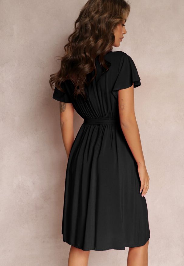 Renee - Czarna Rozkloszowana Sukienka Midi z Wiązanym Paskiem Elemia. Kolor: czarny. Materiał: wiskoza, materiał, tkanina. Długość: midi