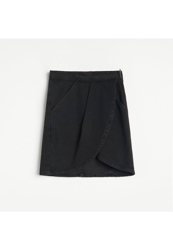 Reserved - Jeansowa spódnica z kieszeniami - Czarny. Kolor: czarny. Materiał: jeans