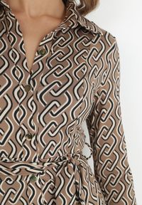 Born2be - Beżowa Sukienka Koszulowa z Wiązanym Paskiem Farima. Kolor: beżowy. Materiał: materiał, tkanina. Wzór: nadruk, aplikacja. Typ sukienki: koszulowe. Długość: midi #4