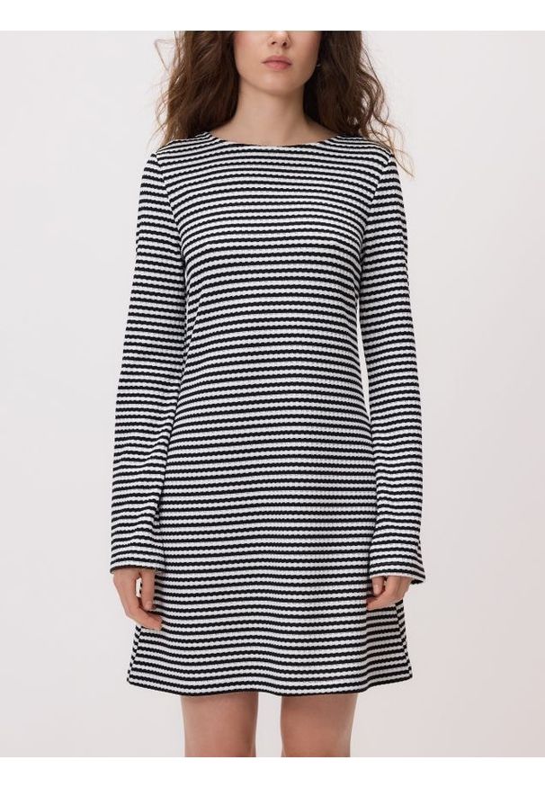 Reserved - Sukienka mini w paski - wielobarwny. Materiał: dzianina. Wzór: paski. Typ sukienki: proste. Długość: mini