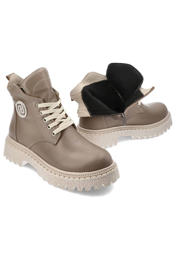 Beżowe Botki Ravini Damskie Codzienne Obuwie. Okazja: na co dzień. Zapięcie: sznurówki. Kolor: beżowy. Materiał: futro, skóra. Sezon: zima. Styl: casual