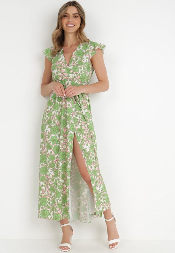 Born2be - Jasnozielona Sukienka z Paskiem Myranie. Typ kołnierza: kołnierz z falbankami. Kolor: zielony. Materiał: materiał, tkanina. Wzór: kolorowy, kwiaty. Typ sukienki: kopertowe, rozkloszowane. Długość: maxi