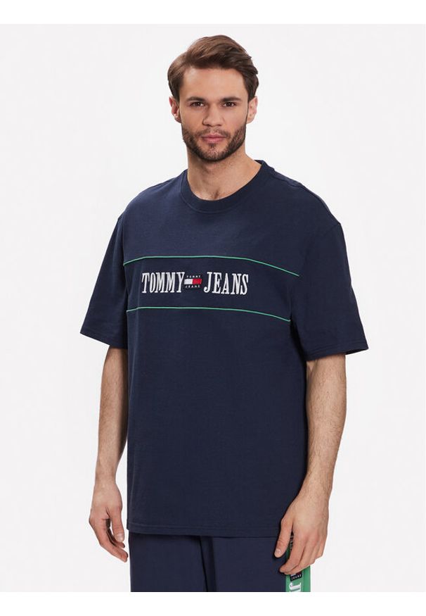 Tommy Jeans T-Shirt Skate Archive DM0DM16309 Granatowy Relaxed Fit. Kolor: niebieski. Materiał: bawełna