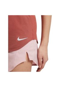 Koszulka damska do biegania Nike Breathe Cool CZ9608. Materiał: materiał, poliester. Długość rękawa: na ramiączkach. Technologia: Dri-Fit (Nike). Sport: bieganie #4