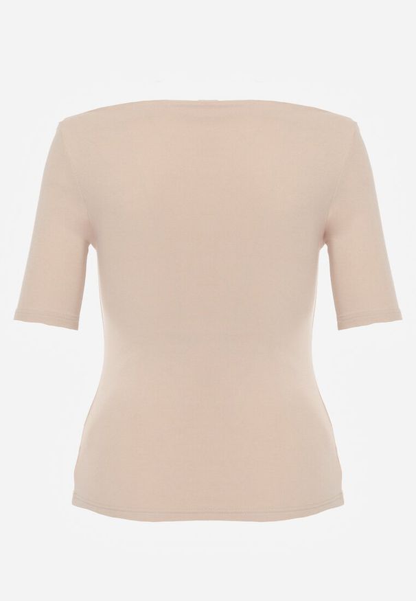 Born2be - Beżowy Wiskozowy T-shirt o Dopasowanym Kroju z Dekoltem w Łódkę Idahphaeia. Okazja: na co dzień, na spotkanie biznesowe, do pracy. Kolor: beżowy. Materiał: wiskoza. Wzór: aplikacja. Styl: casual, biznesowy, klasyczny