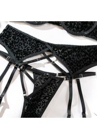 Intica - Czteroczęściowy komplet bielizny z miękkiego materiału na romantyczne wieczory Tuesday. Kolor: czarny. Materiał: materiał. Wzór: koronka #8