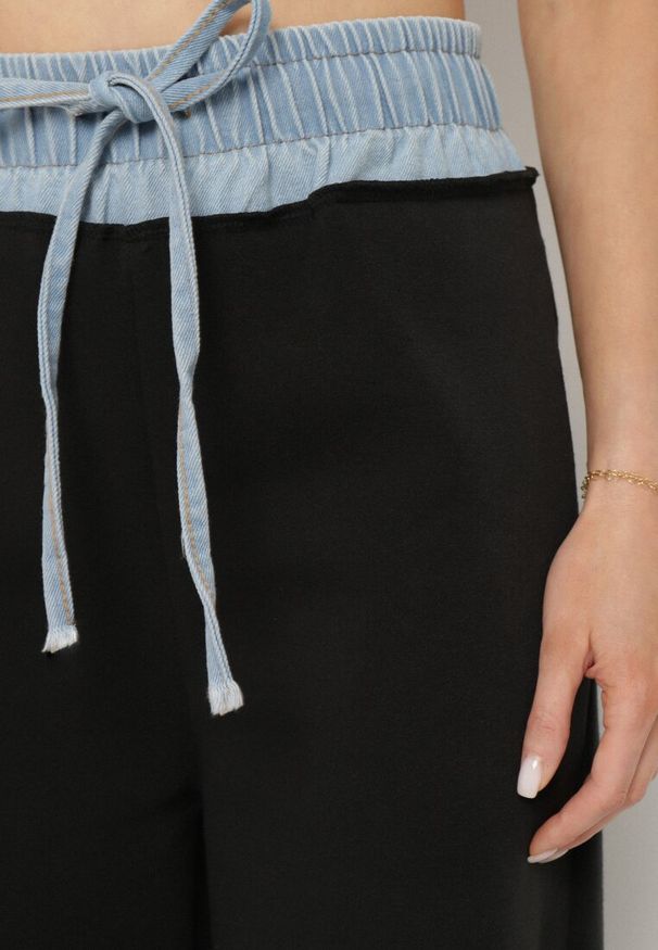 Born2be - Czarno-Niebieskie Szerokie Spodnie z Bawełną Wysokim Stanem i Wstawką Imitującą Jeans Tannira. Stan: podwyższony. Kolor: czarny. Materiał: jeans, bawełna. Styl: klasyczny