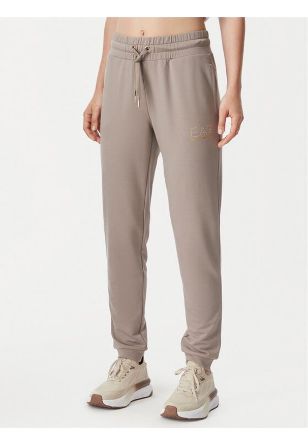 EA7 Emporio Armani Spodnie dresowe 8NTP66 TJ9RZ U6100 Beżowy ciemny Regular Fit. Kolor: beżowy. Materiał: syntetyk