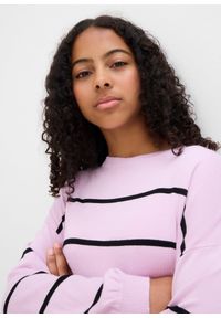 bonprix - Sweter z cienkiej dzianiny z mieszanki wiskozy. Kolor: fioletowy. Materiał: dzianina, wiskoza. Styl: klasyczny #3