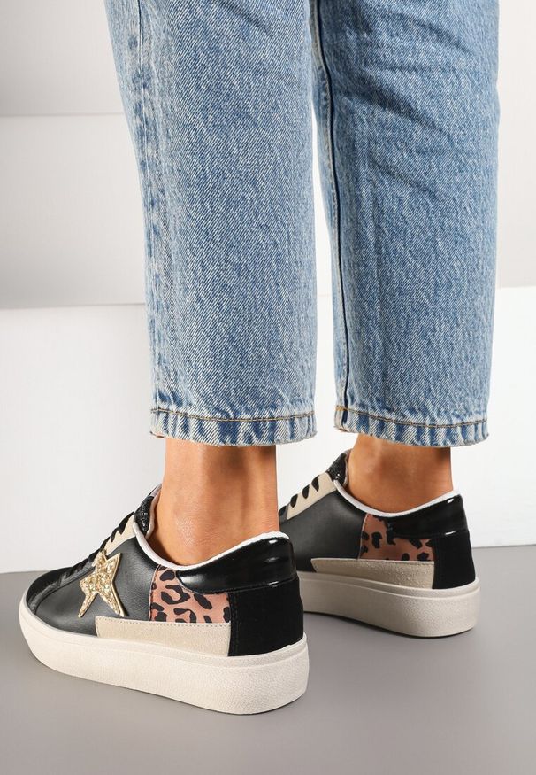Renee - Czarne Sneakersy na Niskiej Platformie z Brokatowymi Zdobieniami Felaven. Okazja: na co dzień. Kolor: czarny. Materiał: jeans. Wzór: aplikacja. Obcas: na platformie