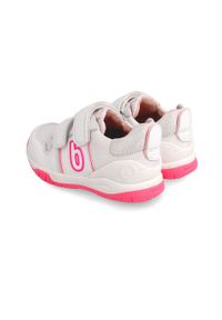 Biomecanics buty dziecięce kolor różowy. Nosek buta: okrągły. Zapięcie: rzepy. Kolor: różowy. Materiał: guma