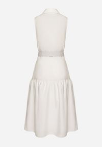 Born2be - Biała Koszulowa Sukienka z Ozdobnym Haftem i Paskiem Mallivena. Okazja: na co dzień. Typ kołnierza: kołnierzyk klasyczny. Kolor: biały. Materiał: materiał, bawełna, jeans, poliester. Wzór: haft. Typ sukienki: koszulowe. Styl: klasyczny, casual #5