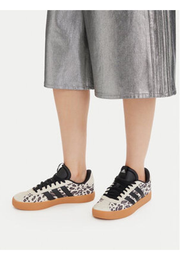 Adidas - adidas Sneakersy Vl Court 3.0 Shoes KI2689 Beżowy. Kolor: beżowy. Materiał: skóra, zamsz