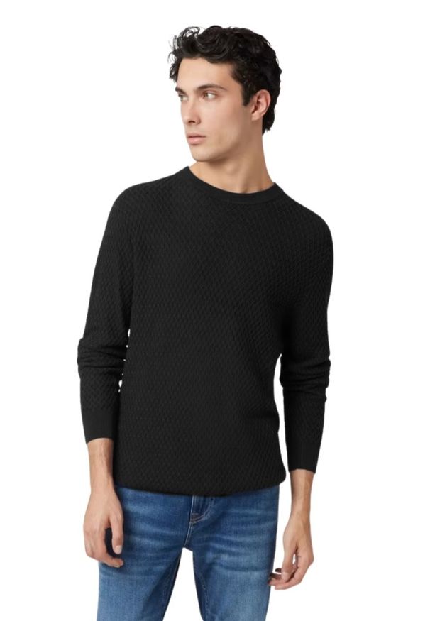 Guess - GUESS Czarny sweter męski Davin Cn Ls. Kolor: czarny. Materiał: bawełna. Długość rękawa: długi rękaw. Długość: długie. Wzór: bez wzorów. Styl: klasyczny, elegancki
