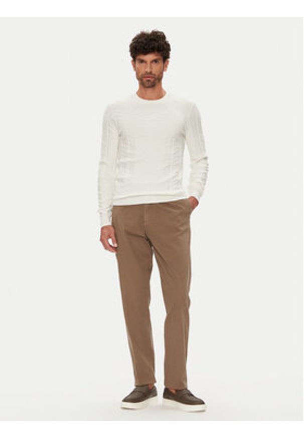 Guess Sweter M5YR07 Z3FC2 Biały Regular Fit. Kolor: biały. Materiał: wiskoza