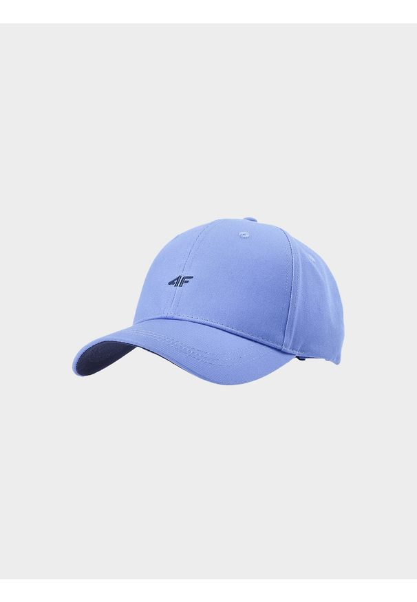 4f - Czapka z daszkiem strapback uniseks - denim. Kolor: niebieski. Materiał: denim. Wzór: haft. Sezon: lato. Styl: casual, klasyczny, sportowy