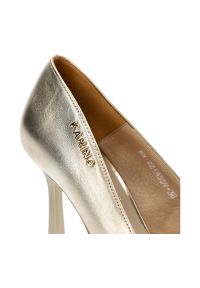 Złote Czółenka Karino Eleganckie Skórzane Buty. Kolor: złoty. Materiał: skóra. Szerokość cholewki: normalna. Sezon: lato. Obcas: na szpilce. Styl: elegancki #2