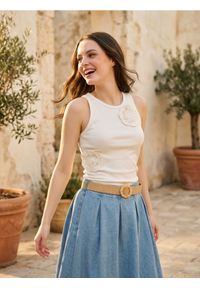 Sinsay - Bawełniana koszulka z aplikacją 3D - kremowy. Kolor: kremowy. Materiał: bawełna. Wzór: aplikacja #1