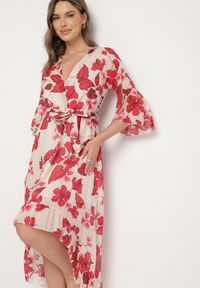 Born2be - Czerwona Bawełniana Sukienka Kopertowa o Asymetrycznym Kroju z Wiązanym Paskiem Niteira. Okazja: na co dzień, na randkę. Typ kołnierza: dekolt w kształcie V. Kolor: czerwony. Materiał: bawełna. Typ sukienki: asymetryczne, kopertowe. Styl: casual #1