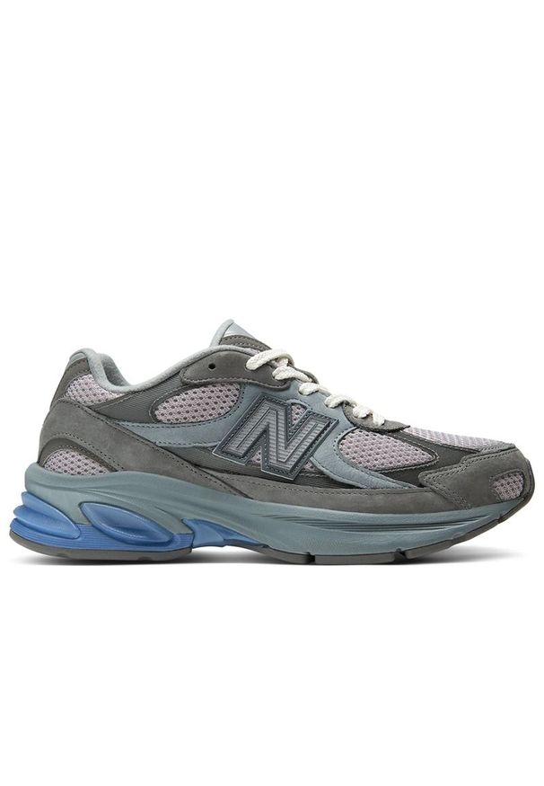 Buty unisex New Balance U201056U - szare. Kolor: szary. Materiał: guma, zamsz. Szerokość cholewki: normalna. Sezon: lato. Sport: bieganie