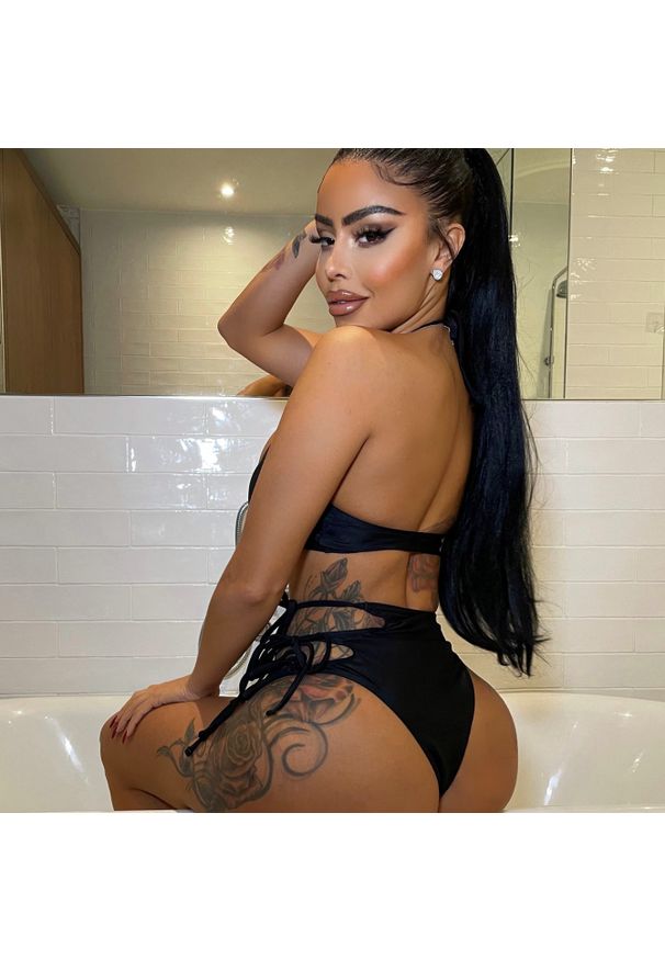 Intica - Bikini asymetryczne plażowe z elastycznego materiału Anja. Kolor: czarny. Materiał: materiał. Długość: długie