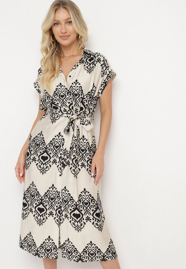 Born2be - Beżowo-Czarna Taliowana Sukienka Boho z Wiskozą Wiązana w Talii Paskiem Losofia. Okazja: na co dzień. Typ kołnierza: dekolt w kształcie V. Kolor: beżowy. Materiał: wiskoza. Długość rękawa: krótki rękaw. Wzór: aplikacja. Sezon: lato. Styl: boho
