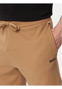 BOSS Szorty sportowe Waffle 50535884 Beżowy Regular Fit. Kolor: beżowy. Materiał: syntetyk. Styl: sportowy #5