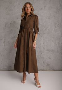 Renee - Brązowa Bawełniana Sukienka Koszulowa w Stylu Retro z Wiązanym Paskiem Meresa. Okazja: na randkę. Kolor: brązowy. Materiał: bawełna. Sezon: lato. Typ sukienki: koszulowe. Styl: retro #2