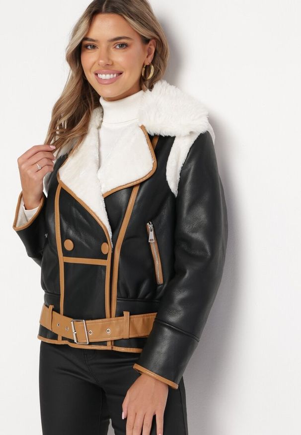 Born2be - Czarna Kurtka Pilotka z Beżową Lamówką z Kołnierzem z Futerkiem i Paskiem Divona. Kolor: czarny. Materiał: futro