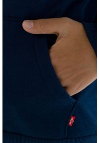 Levi's® - Levi's Bluza dziecięca kolor granatowy z kapturem z nadrukiem. Okazja: na spotkanie biznesowe. Typ kołnierza: kaptur. Kolor: niebieski. Materiał: dzianina. Wzór: nadruk. Styl: biznesowy