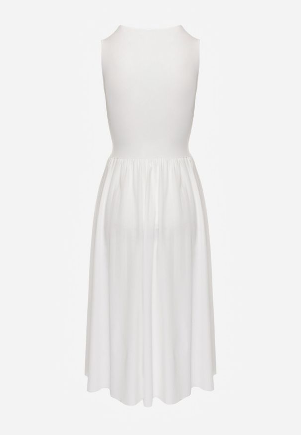 Born2be - Biała Sukienka Midi Bez Rękawów z Plisowanym Dołem Dreana. Kolor: biały. Długość rękawa: bez rękawów. Styl: elegancki. Długość: midi