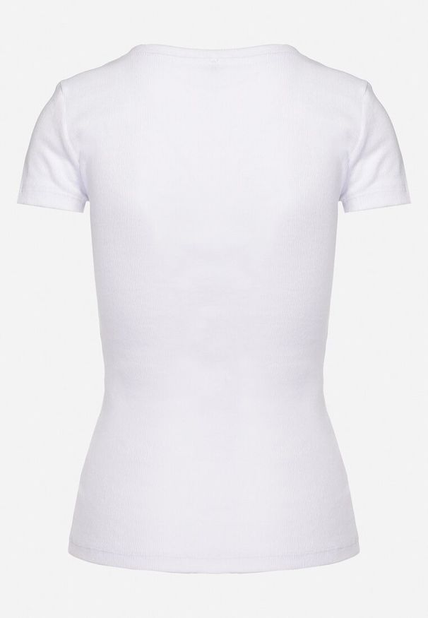 Born2be - Biała Bawełniana Bluzka z Ozdobnymi Pagonami i Krótkim Rękawem Maelwina. Okazja: na co dzień. Kolor: biały. Materiał: bawełna. Długość rękawa: krótki rękaw. Długość: krótkie. Styl: casual, elegancki