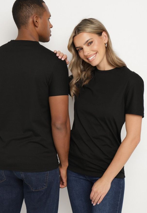 Born2be - Czarna Koszulka Bawełniana o Klasycznym Kroju Xloette. Okazja: na spacer, na co dzień. Kolor: czarny. Materiał: bawełna. Styl: klasyczny