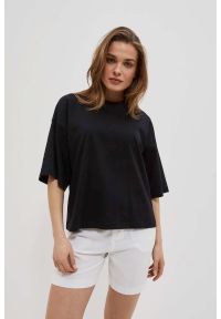 MOODO - T-shirt oversize z krótkimi rękawami i okrąłym dekoltem czarny. Kolor: czarny. Materiał: bawełna. Długość rękawa: krótki rękaw. Długość: krótkie