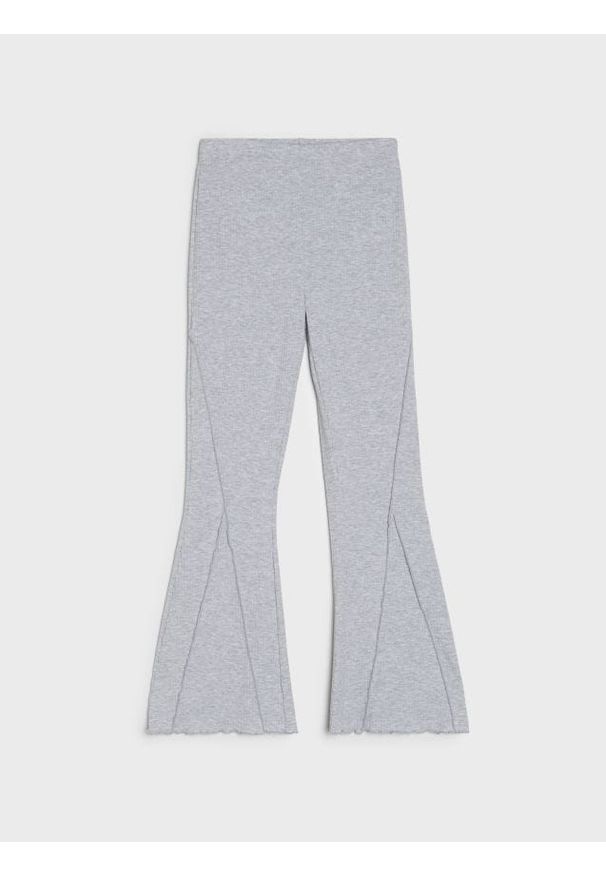 Sinsay - Prążkowane spodnie flare - szary. Kolor: szary. Materiał: prążkowany