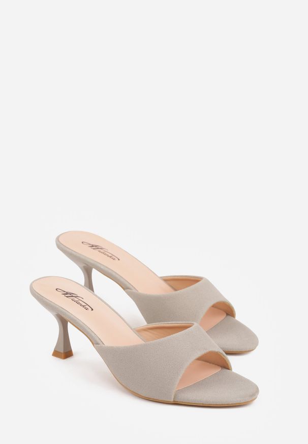 Born2be - Szare Klapki na Kaczuszce z Otwartym Noskiem Xenlyn. Okazja: na co dzień. Nosek buta: otwarty. Kolor: szary. Materiał: jeans. Obcas: na szpilce. Styl: casual, elegancki. Wysokość obcasa: średni