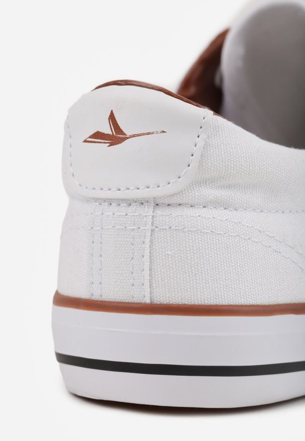 Born2be - Biało-Brązowe Klasyczne Trampki do Kostki z Lamówką przy Podeszwie Kasiope. Okazja: na co dzień. Kolor: biały. Materiał: jeans. Styl: klasyczny