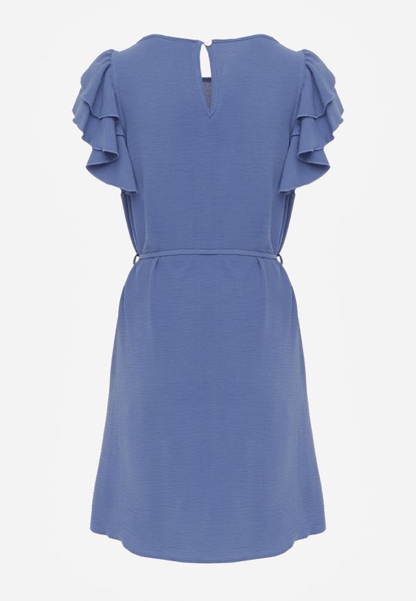 Renee - Granatowa Rozkloszowana Sukienka z Falbankami przy Rękawach Wiązana w Talii Paskiem Rissada. Okazja: na imprezę. Typ kołnierza: kołnierz z falbankami. Kolor: niebieski. Typ sukienki: rozkloszowane