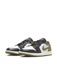 Sneakersy męskie Nike Air Jordan 1 Low. Kolor: czarny. Model: Nike Air Jordan #4