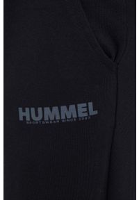 Hummel spodnie dresowe bawełniane kolor czarny z nadrukiem. Kolor: czarny. Materiał: bawełna, dresówka. Wzór: nadruk #4