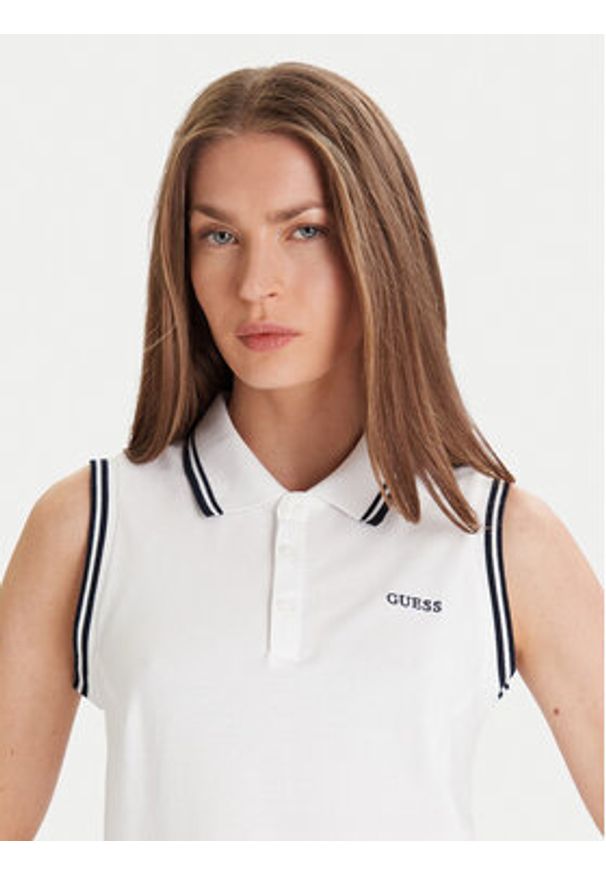 Guess Sukienka codzienna V5GK04 KCOK1 Biały Bodycon Fit. Okazja: na co dzień. Kolor: biały. Materiał: bawełna. Typ sukienki: bodycon, proste. Styl: casual