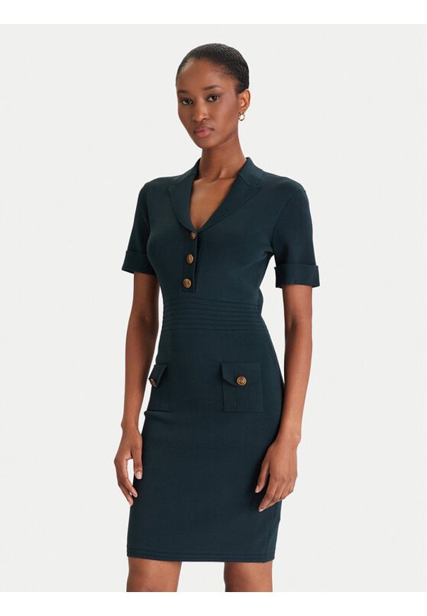 Guess Sukienka dzianinowa W5YK29 Z0130 Zielony Slim Fit. Kolor: zielony. Materiał: syntetyk