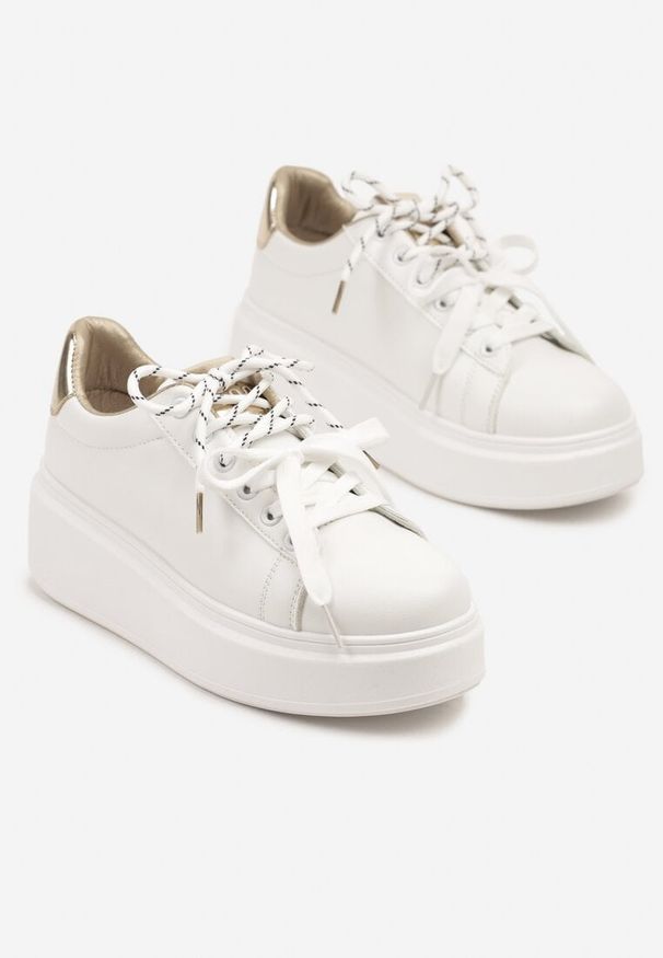 Born2be - Biało-Złote Sneakersy Ozdobione Podwójnym Wiązaniem Zdivane. Kolor: biały. Wzór: aplikacja