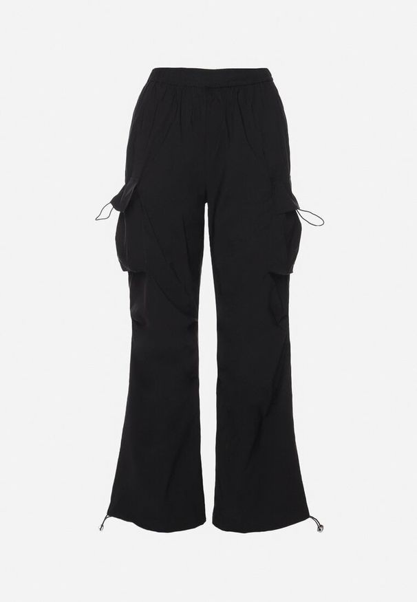 Born2be - Czarne Spodnie Typu Bojówki z Gumką w Pasie i Ściągaczami przy Nogawkach Bioliana. Okazja: na co dzień. Stan: podwyższony. Kolor: czarny. Wzór: moro. Styl: casual, militarny, elegancki