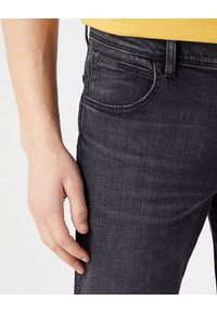 Wrangler - WRANGLER TEXAS TAPER MĘSKIE SPODNIE JEANSOWE DEVIL YOU KNOW W12T2920E 112320076 #4
