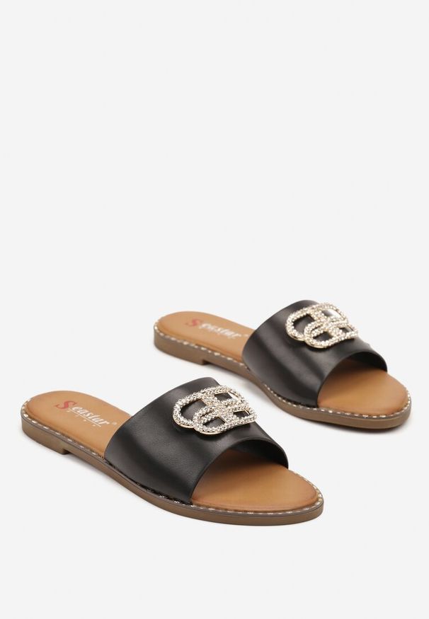Renee - Czarne Klapki Ozdobione Cyrkoniami Asivisa. Okazja: na co dzień. Kolor: czarny. Materiał: jeans. Wzór: aplikacja. Sezon: lato. Styl: casual