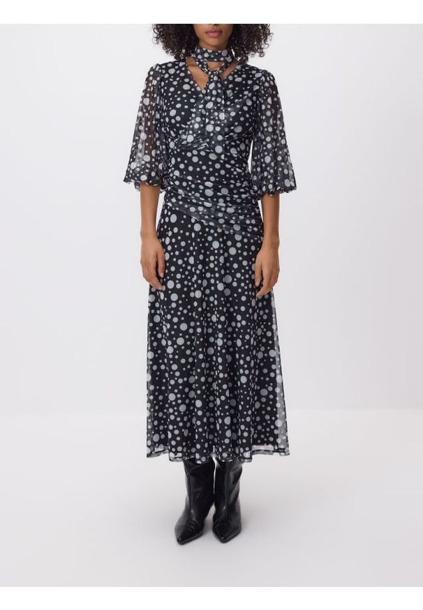 Reserved - Szyfonowa sukienka maxi - czarny. Kolor: czarny. Materiał: szyfon. Długość: maxi