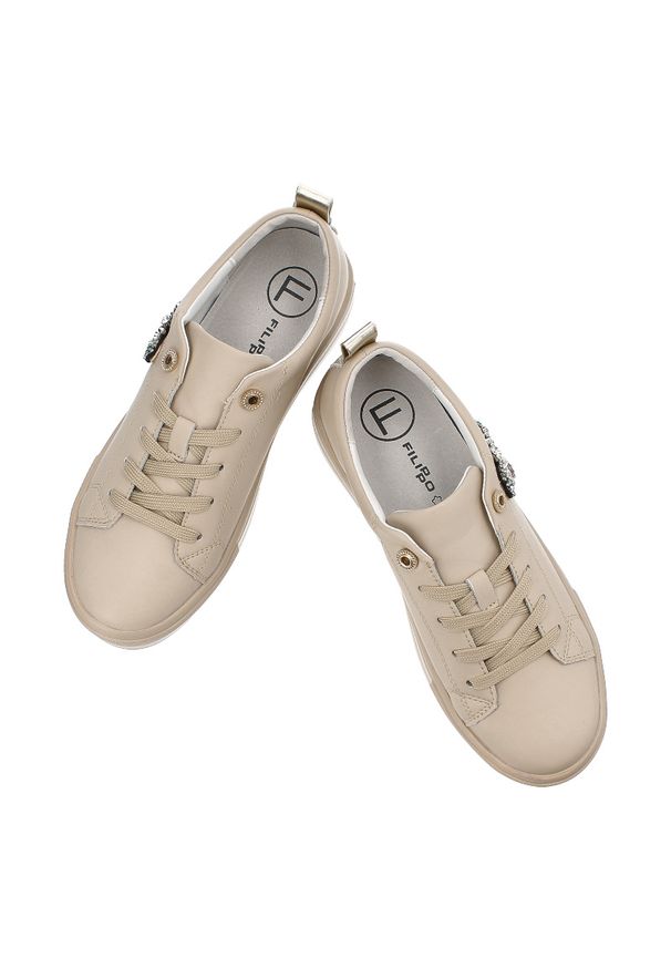 Beżowe Sneakersy Filippo Modne Obuwie Damskie. Okazja: na co dzień. Kolor: beżowy. Materiał: skóra, materiał, jeans, guma. Wzór: aplikacja